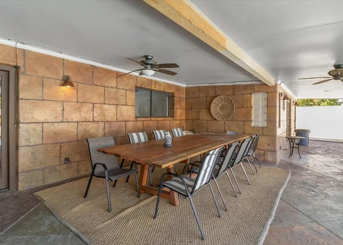 Holiday home Spacious 5br With Pool And Fire Pit - Sleeps 14