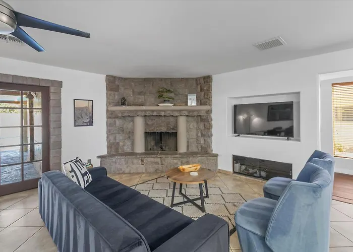 Spacious 5br With Pool And Fire Pit - Sleeps 14 Holiday home Phoenix