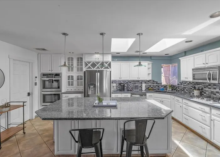 Spacious 5br With Pool And Fire Pit - Sleeps 14 Phoenix